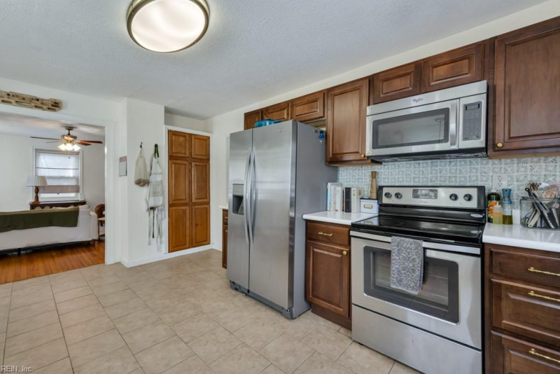 Photo 6 of 31 residential for sale in Portsmouth virginia