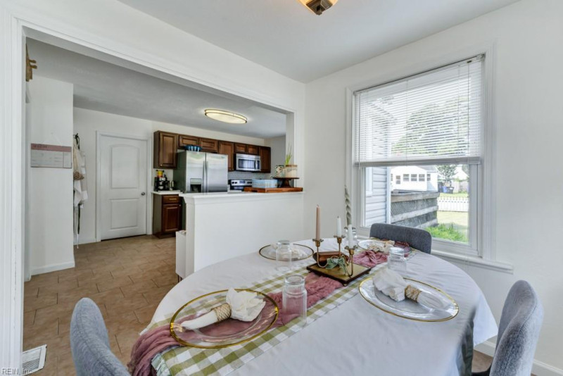 Photo 9 of 31 residential for sale in Portsmouth virginia