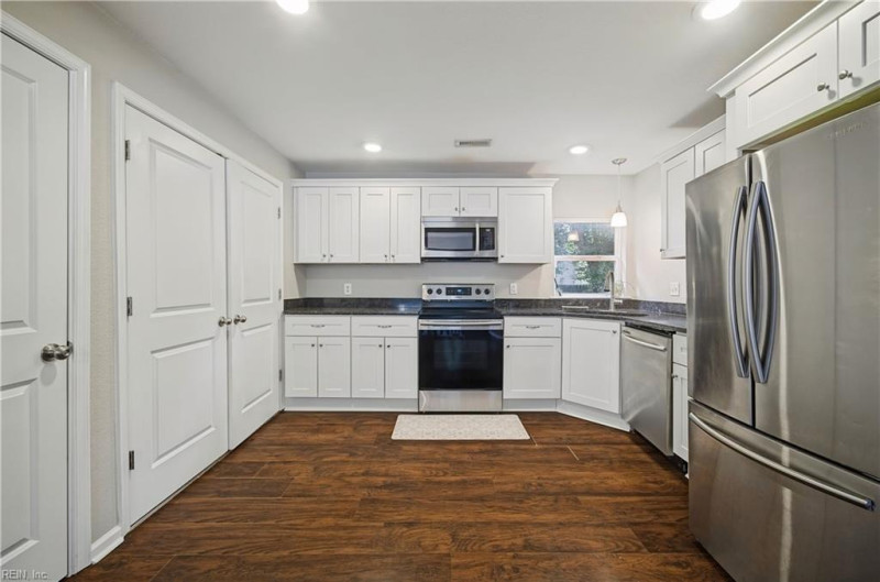 Photo 11 of 44 residential for sale in Norfolk virginia
