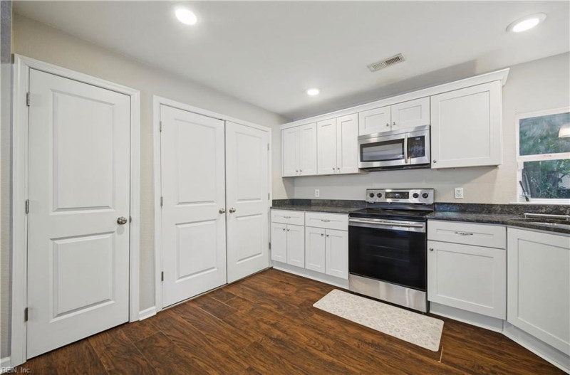 Photo 13 of 44 residential for sale in Norfolk virginia