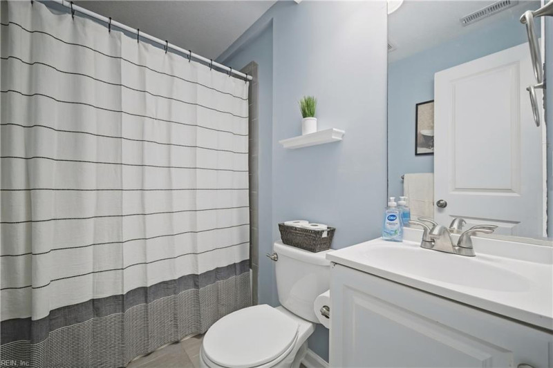 Photo 16 of 44 residential for sale in Norfolk virginia