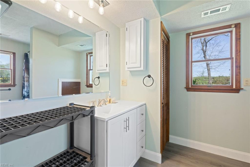 Photo 18 of 50 residential for sale in Southampton County virginia