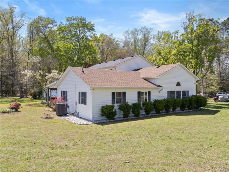 Photo 3 of 50 residential for sale in Southampton County virginia