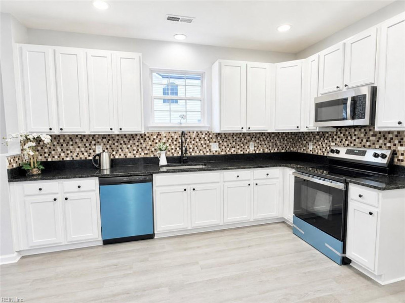 Photo 8 of 50 residential for sale in Virginia Beach virginia