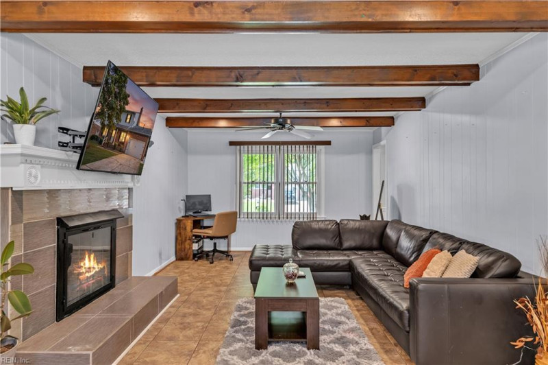 Photo 10 of 46 residential for sale in Virginia Beach virginia