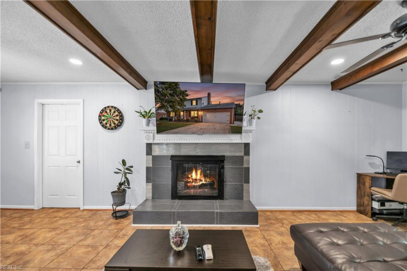 Photo 13 of 46 residential for sale in Virginia Beach virginia