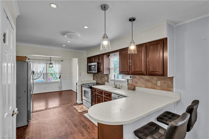 Photo 14 of 46 residential for sale in Virginia Beach virginia