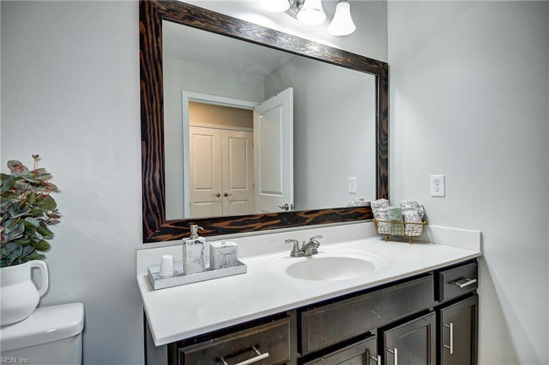 Photo 16 of 44 residential for sale in Chesapeake virginia