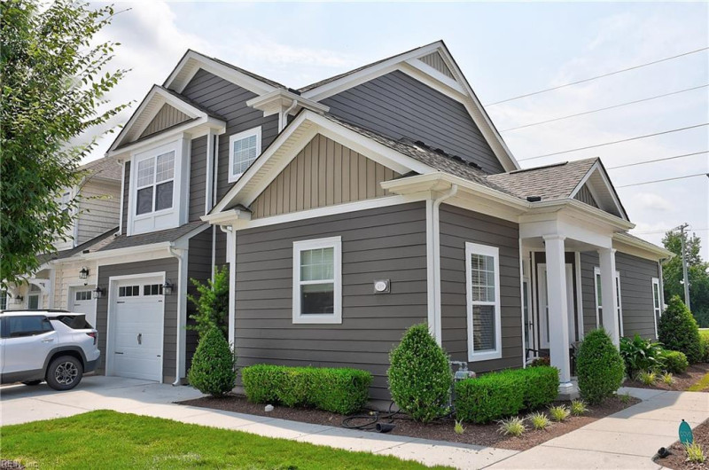 Photo 4 of 44 residential for sale in Chesapeake virginia