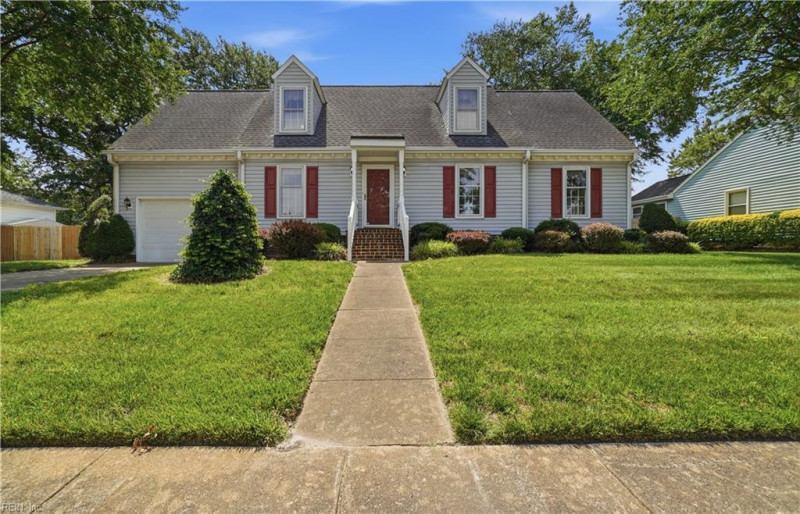 Photo 3 of 45 residential for sale in Chesapeake virginia