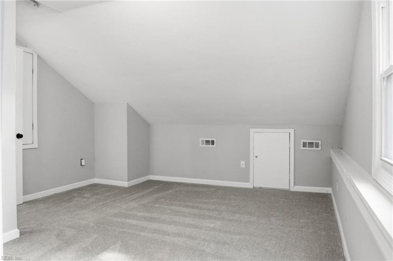 Photo 15 of 31 residential for sale in Chesapeake virginia
