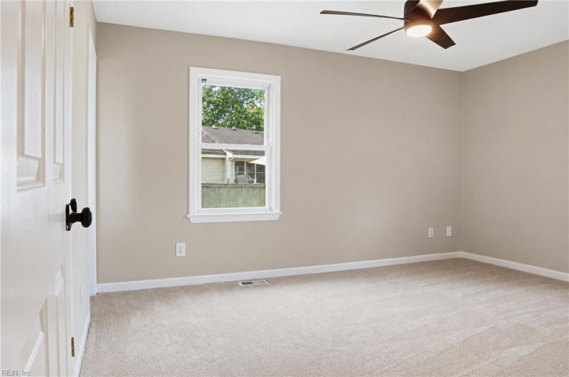 Photo 20 of 31 residential for sale in Chesapeake virginia