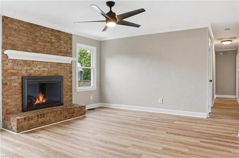 Photo 9 of 31 residential for sale in Chesapeake virginia