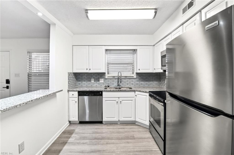 Photo 3 of 33 residential for sale in Newport News virginia