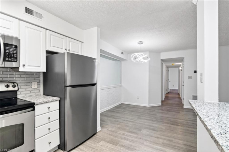 Photo 4 of 33 residential for sale in Newport News virginia