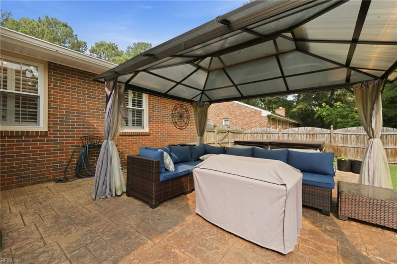 Photo 26 of 32 residential for sale in Chesapeake virginia