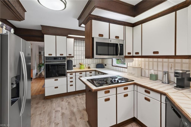 Photo 12 of 41 residential for sale in Norfolk virginia