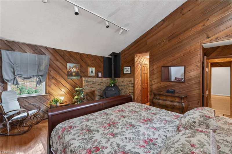 Photo 20 of 41 residential for sale in Norfolk virginia