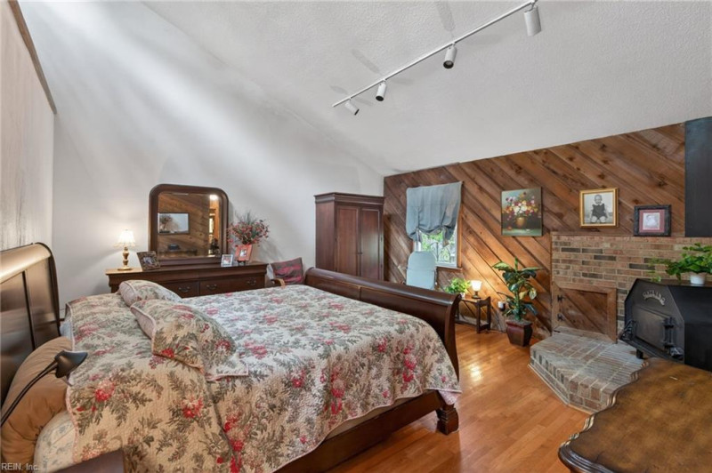 Photo 22 of 41 residential for sale in Norfolk virginia