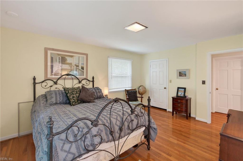 Photo 27 of 41 residential for sale in Norfolk virginia