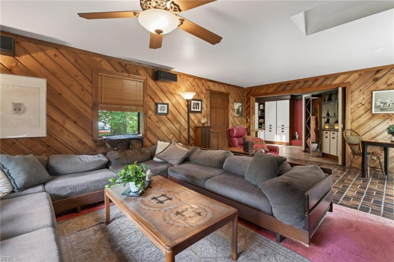 Photo 4 of 41 residential for sale in Norfolk virginia