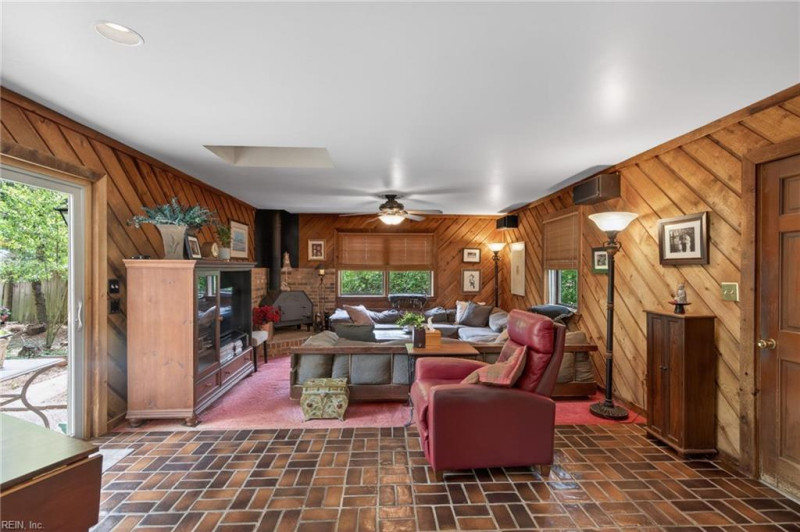 Photo 6 of 41 residential for sale in Norfolk virginia