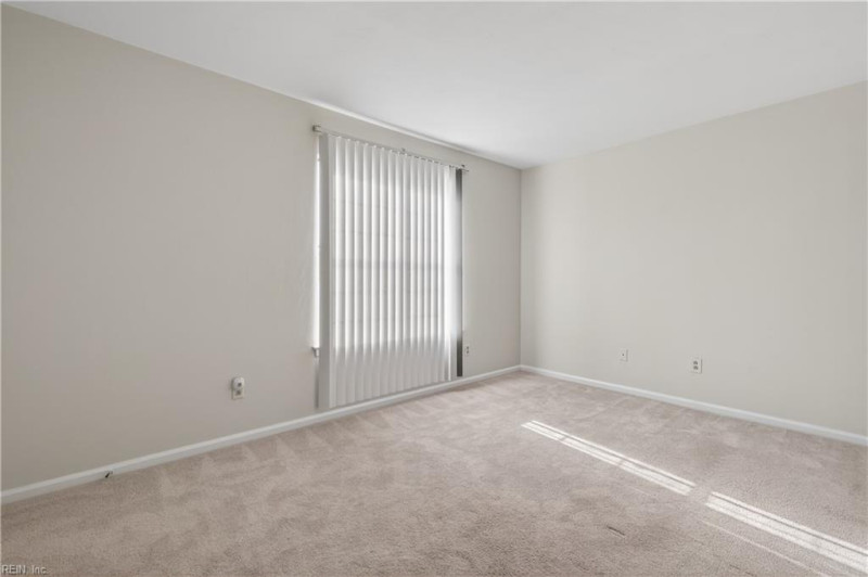Photo 14 of 16 residential for sale in Chesapeake virginia
