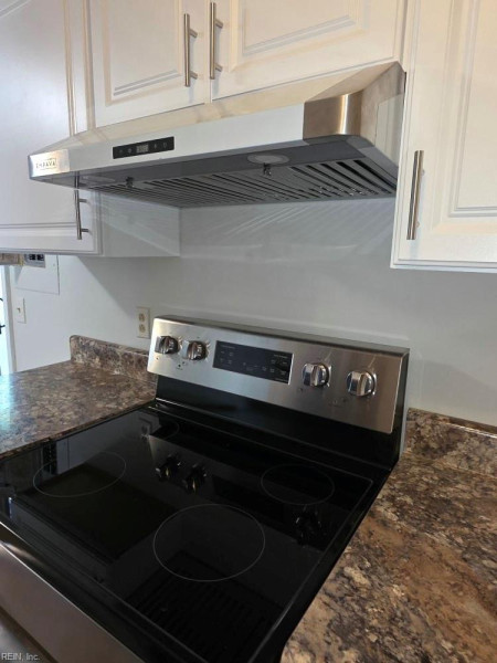 Photo 5 of 16 residential for sale in Chesapeake virginia