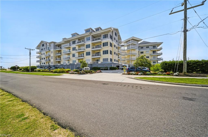 Photo 4 of 50 residential for sale in Virginia Beach virginia