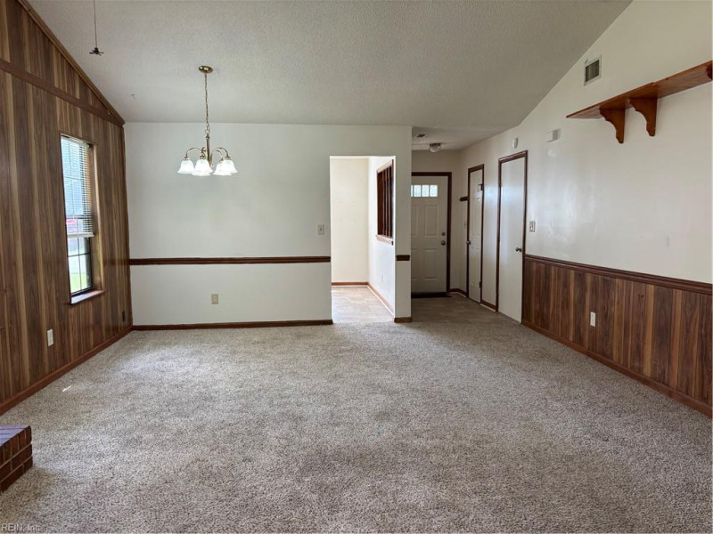 Photo 4 of 13 residential for sale in Virginia Beach virginia