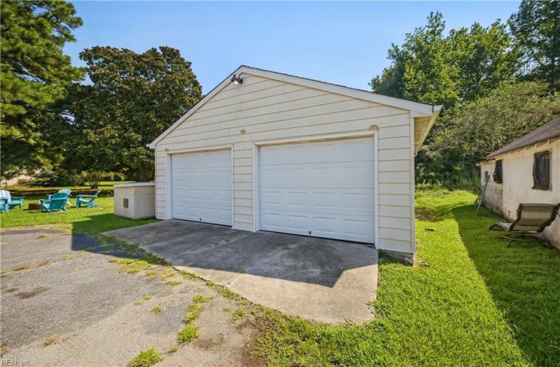 Photo 33 of 48 residential for sale in Mathews County virginia