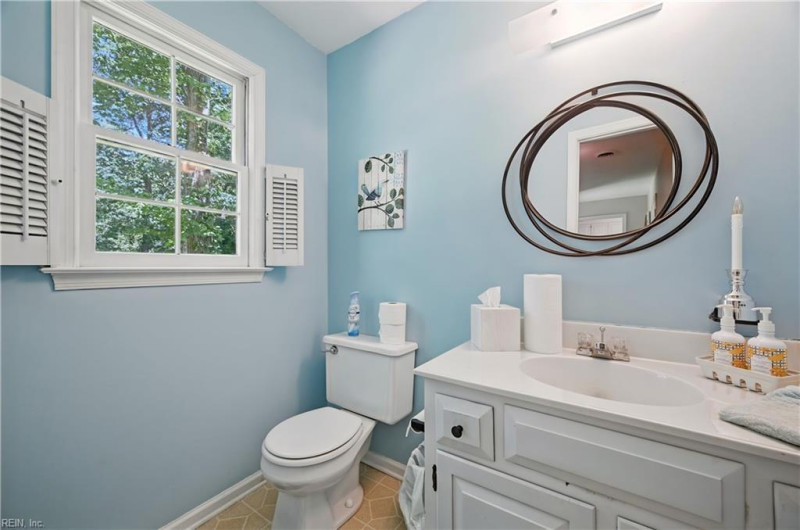 Photo 13 of 31 residential for sale in Hampton virginia
