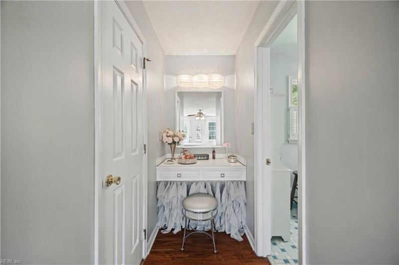 Photo 18 of 31 residential for sale in Hampton virginia