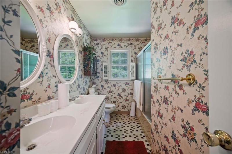 Photo 21 of 31 residential for sale in Hampton virginia