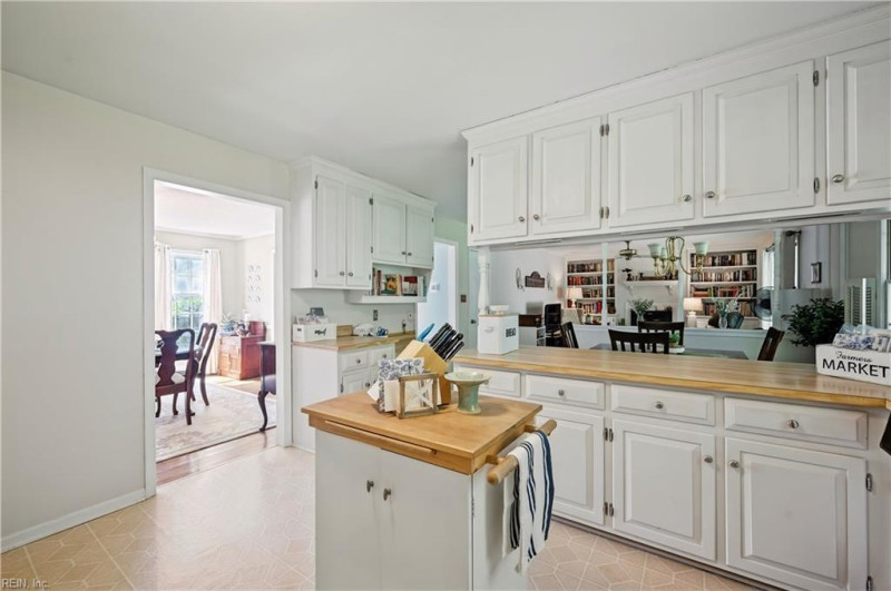 Photo 9 of 31 residential for sale in Hampton virginia