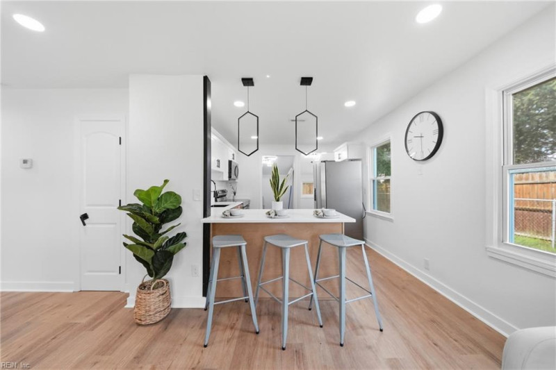 Photo 6 of 19 residential for sale in Hampton virginia