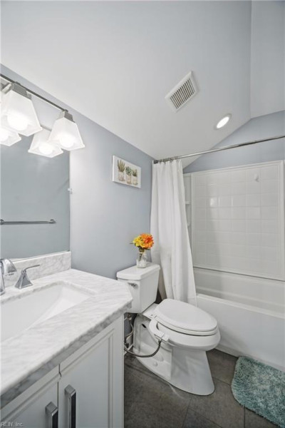 Photo 11 of 46 residential for sale in Virginia Beach virginia