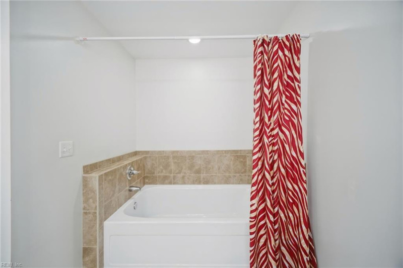 Photo 17 of 46 residential for sale in Virginia Beach virginia