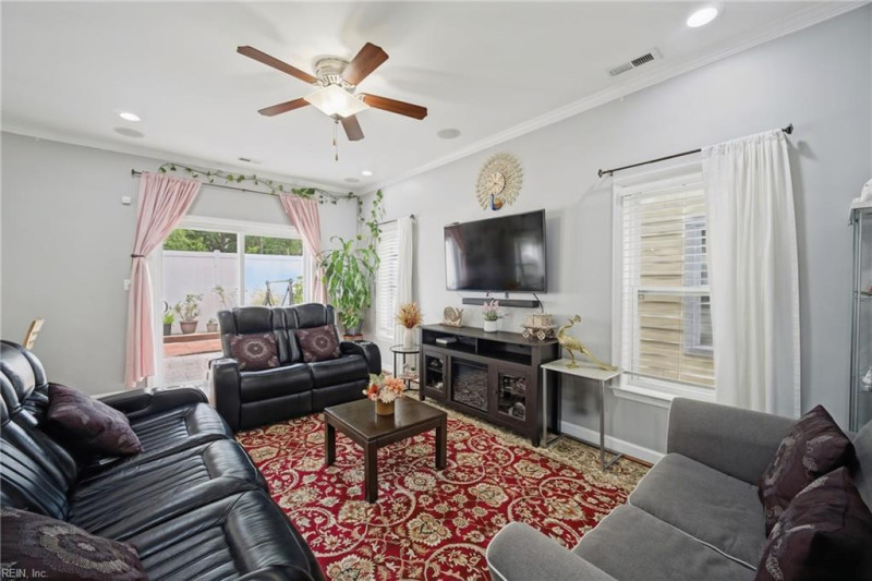 Photo 4 of 46 residential for sale in Virginia Beach virginia