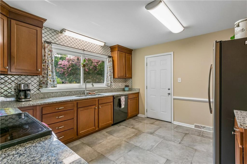 Photo 13 of 48 residential for sale in Newport News virginia Photo 13 of 48 residential for sale in Newport News virginia