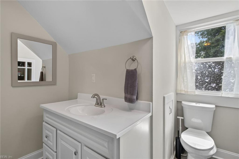 Photo 17 of 24 residential for sale in Portsmouth virginia