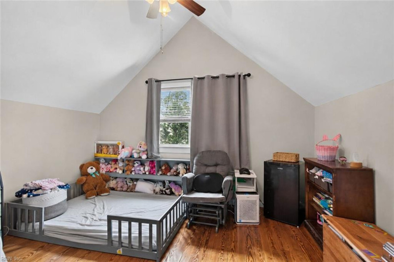 Photo 18 of 24 residential for sale in Portsmouth virginia