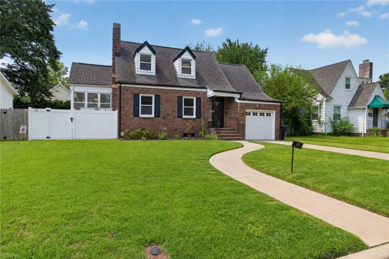 Photo 2 of 24 residential for sale in Portsmouth virginia
