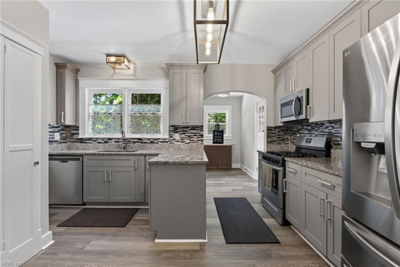 Photo 8 of 24 residential for sale in Portsmouth virginia