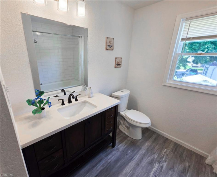 Photo 10 of 21 residential for sale in Portsmouth virginia