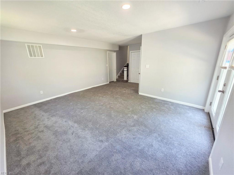 Photo 15 of 21 residential for sale in Portsmouth virginia