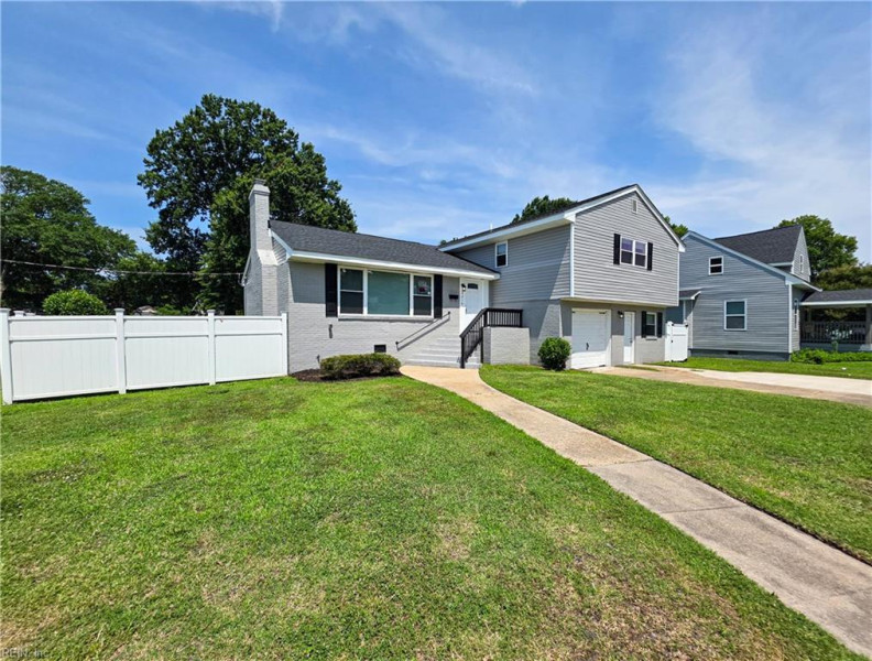 Photo 19 of 21 residential for sale in Portsmouth virginia