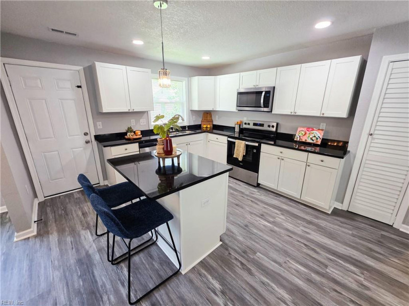 Photo 2 of 21 residential for sale in Portsmouth virginia