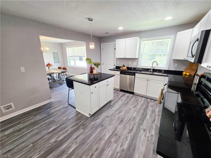 Photo 4 of 21 residential for sale in Portsmouth virginia