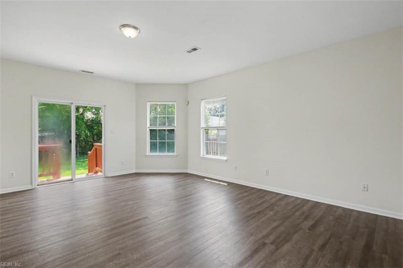 Photo 13 of 34 residential for sale in Newport News virginia